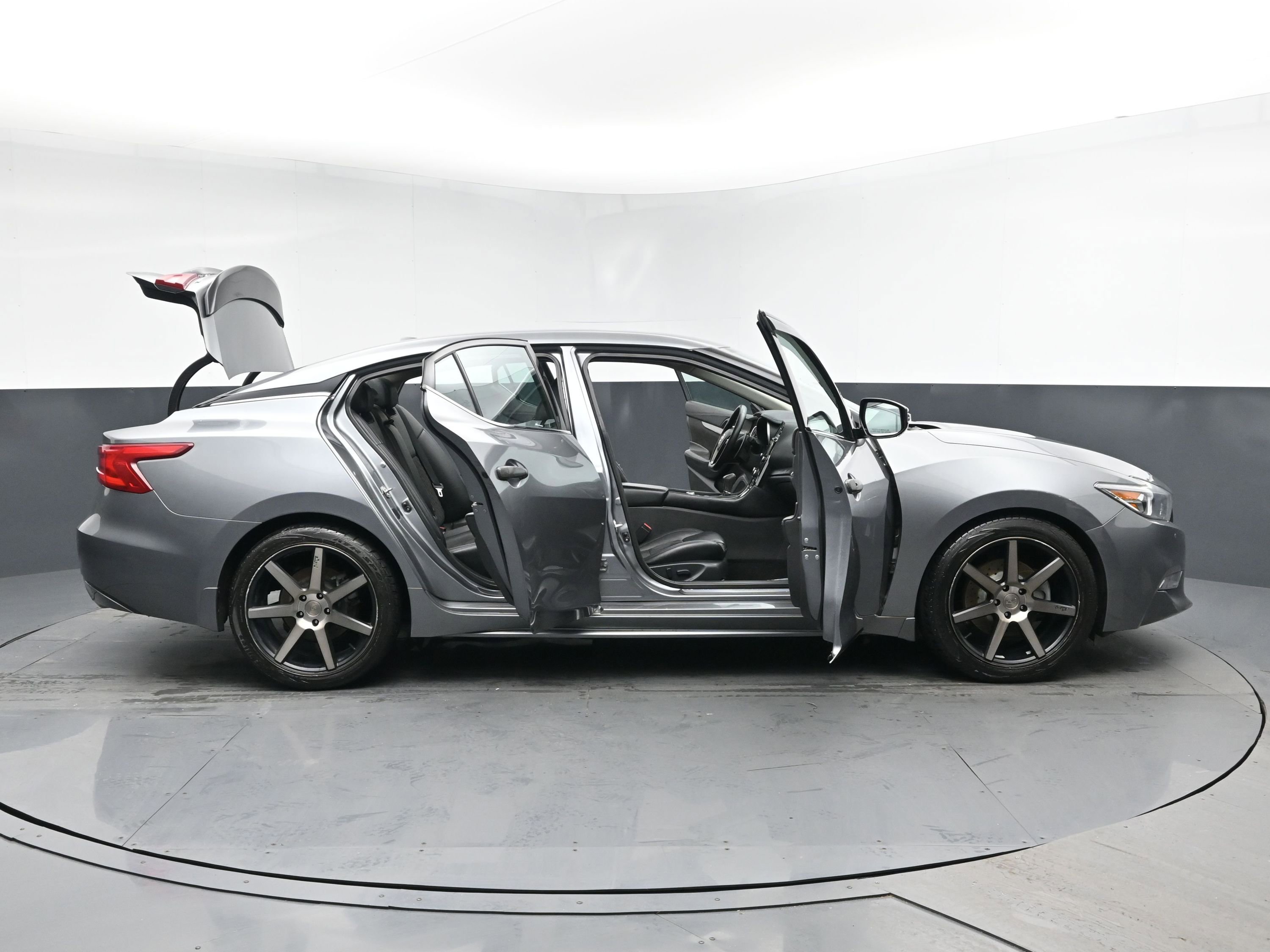 Used 2016 Nissan Maxima SR FWD image 24
