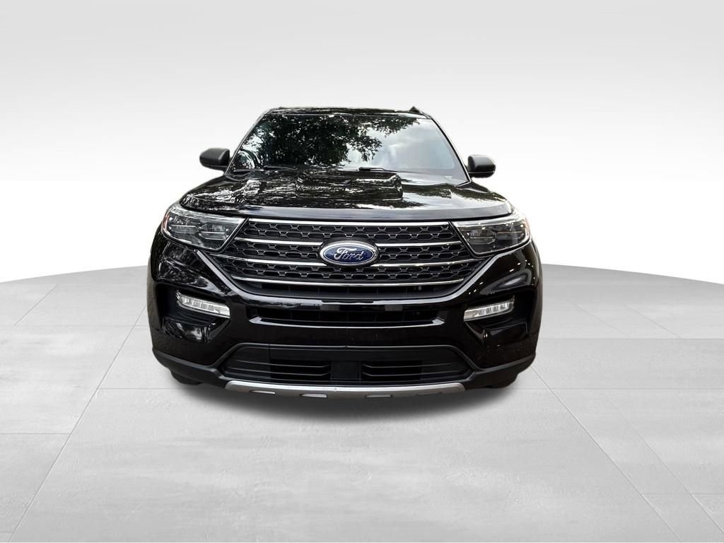 Used 2022 Ford Explorer XLT w/ Equipment Group 202A image 9