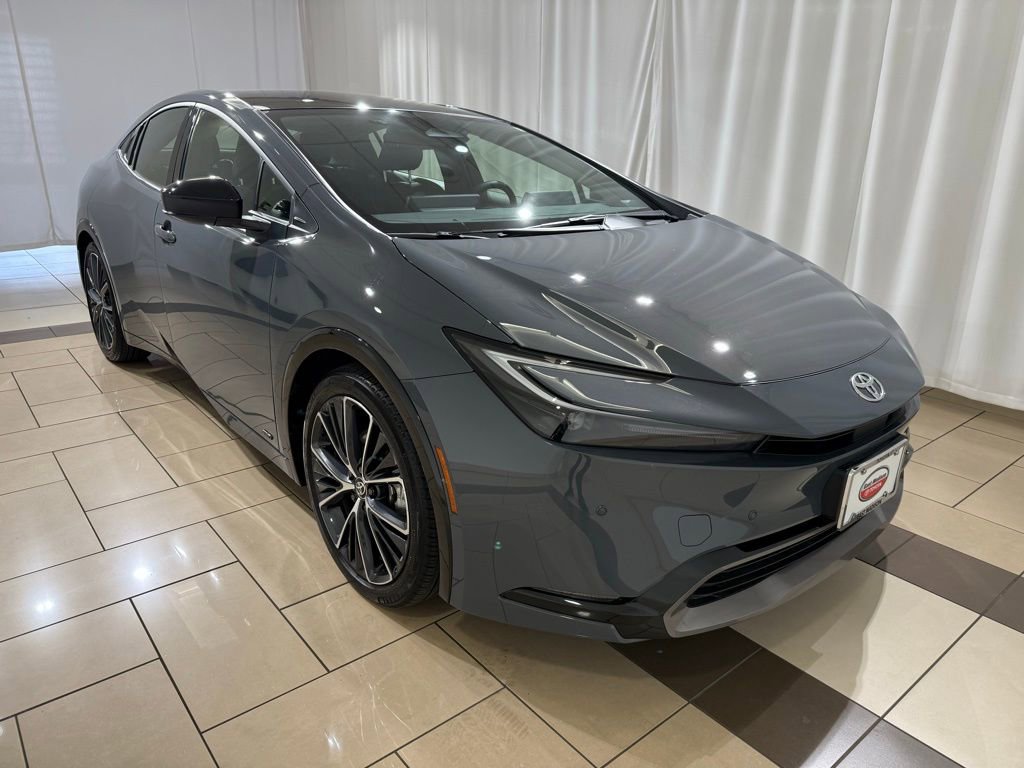 Used 2024 Toyota Prius XLE image 7