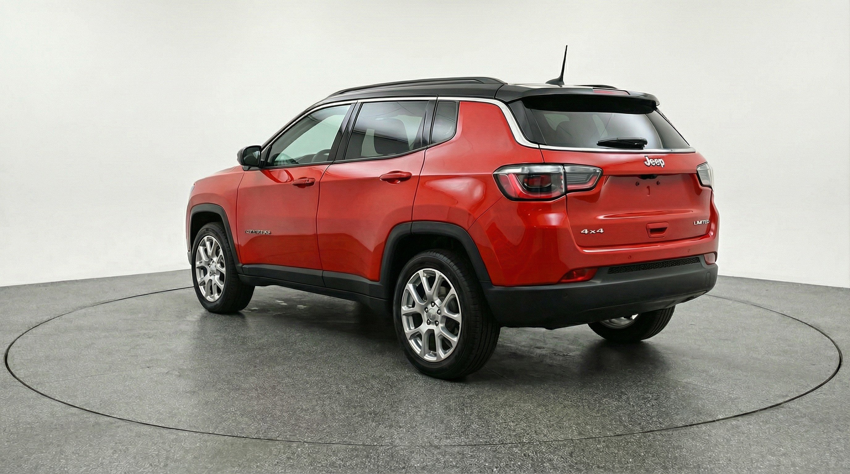 Used 2025 Jeep Compass Limited image 6