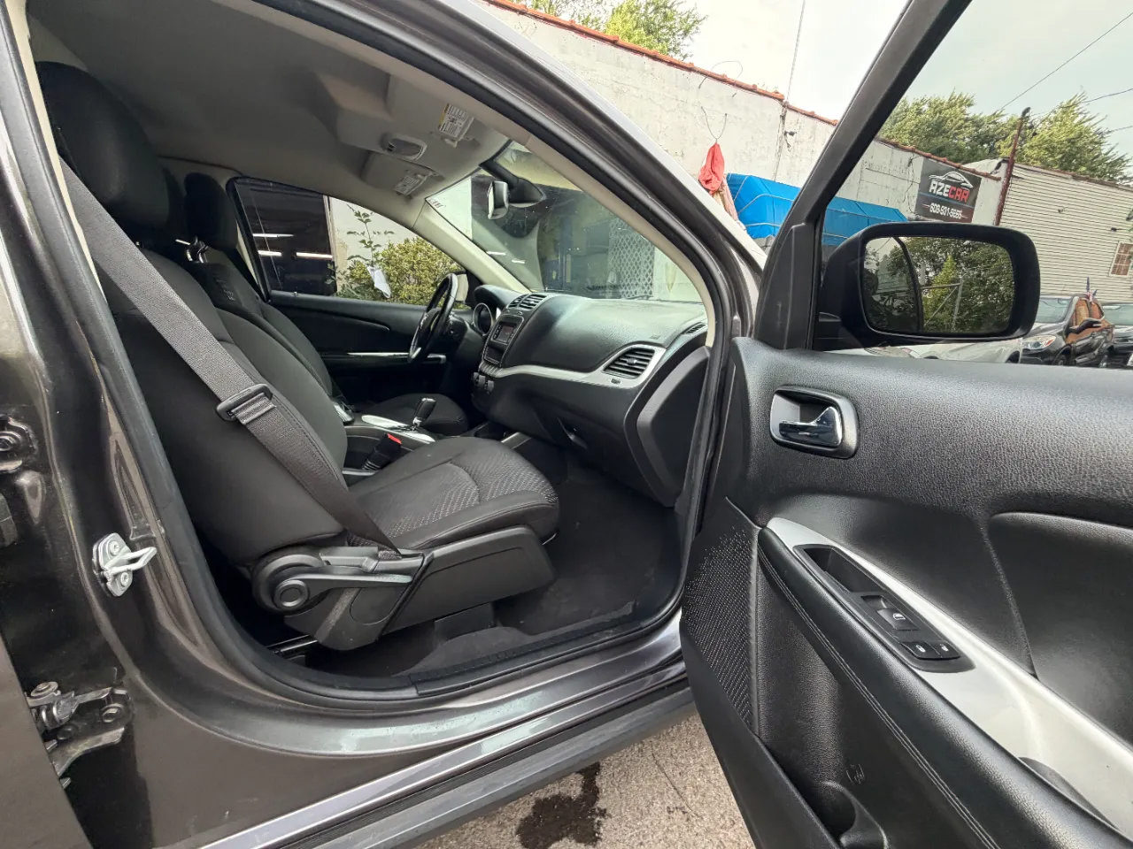 Used 2019 Dodge Journey SE w/ Connectivity Group FWD image 32
