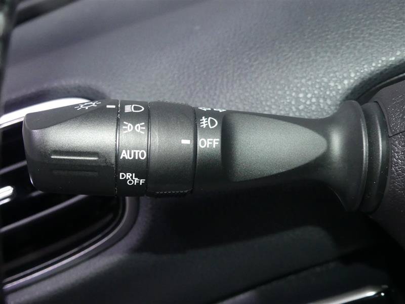 Used 2022 Toyota Prius FWD image 33