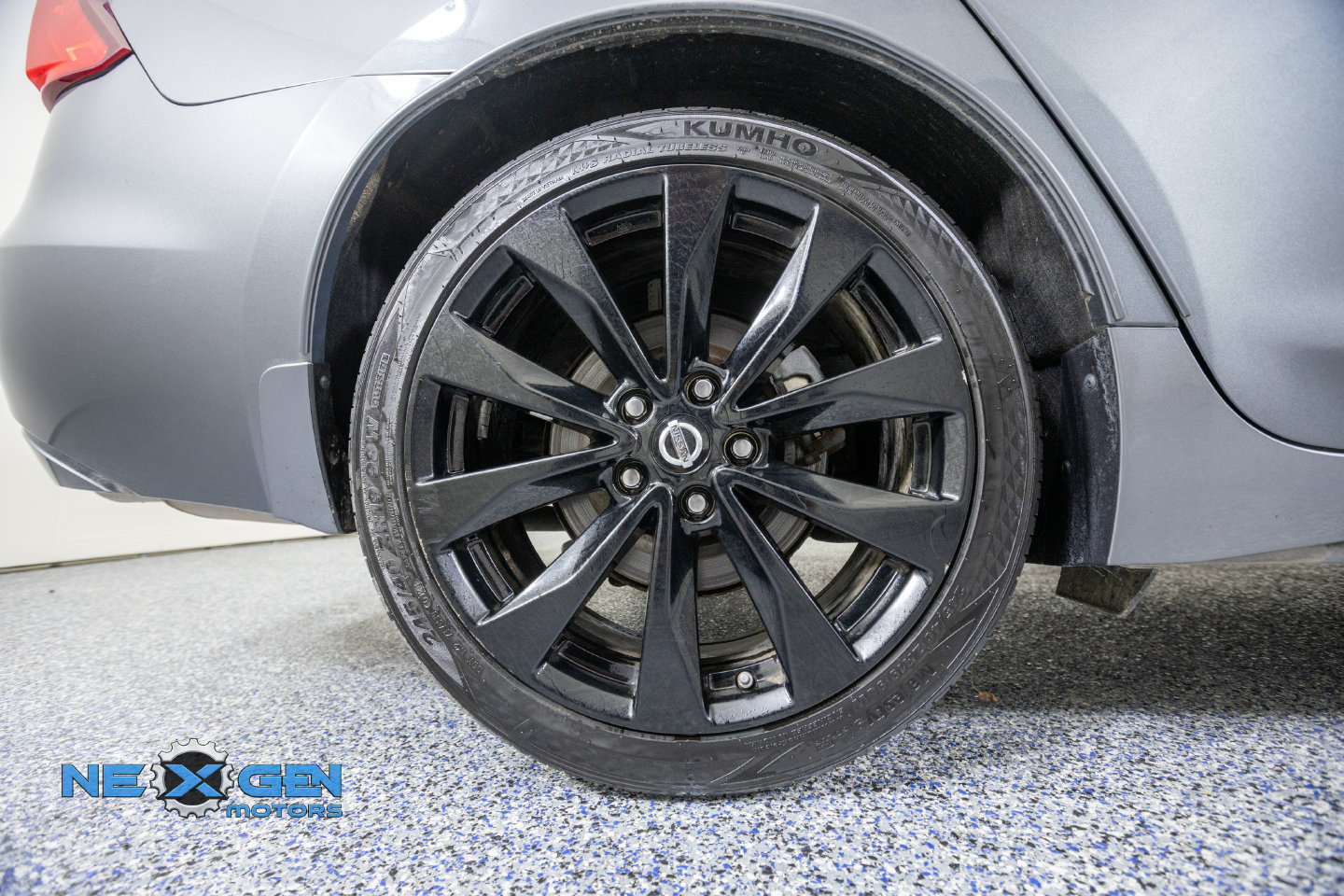 Used 2018 Nissan Maxima SR w/ Midnight Edition FWD image 46