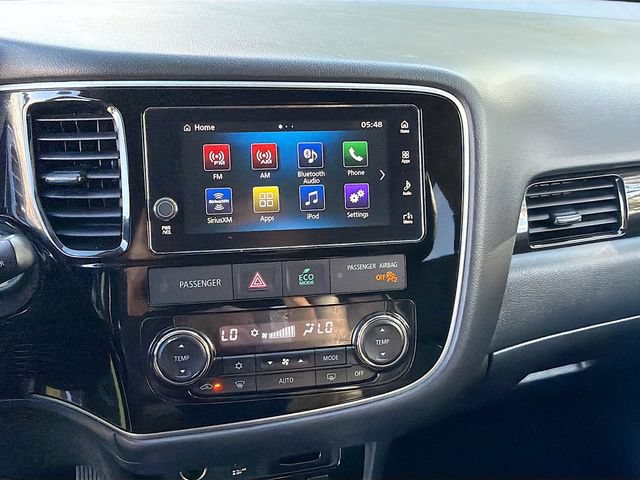 Used 2018 Mitsubishi Outlander SEL AWD/4WD image 23