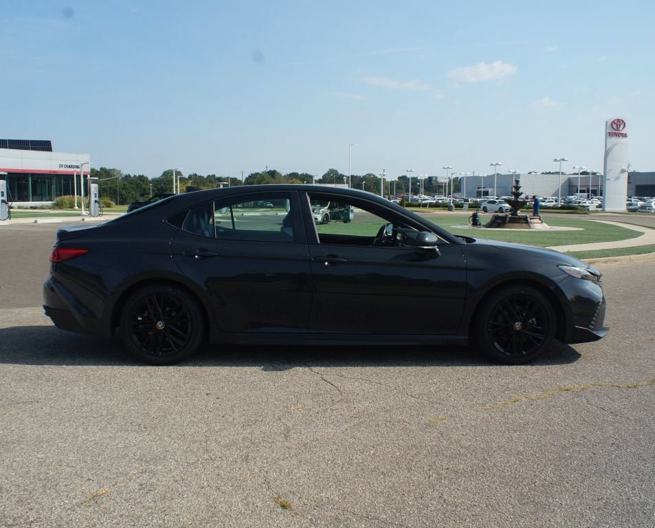 Used 2025 Toyota Camry SE FWD image 20