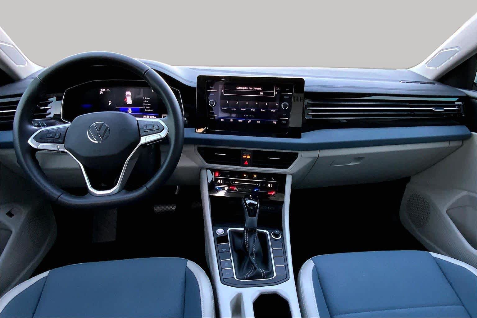 Used 2025 Volkswagen Jetta SE FWD image 15