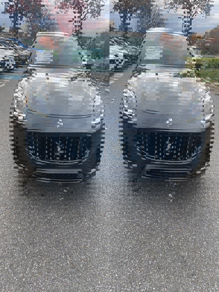 New 2025 Maserati Grecale GT image 2