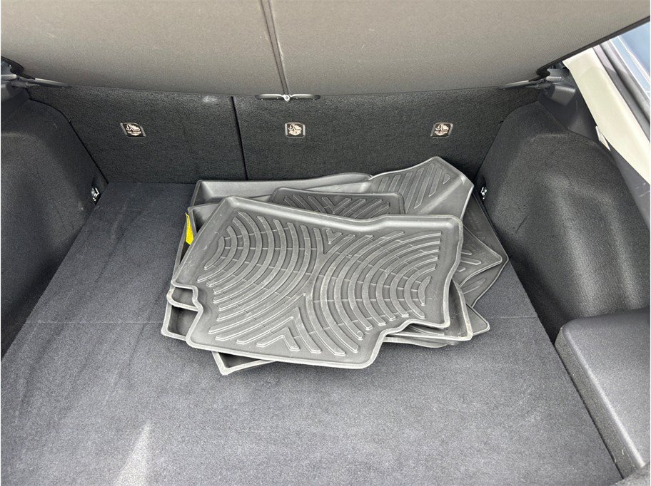 Used 2024 Toyota Prius XLE FWD image 45