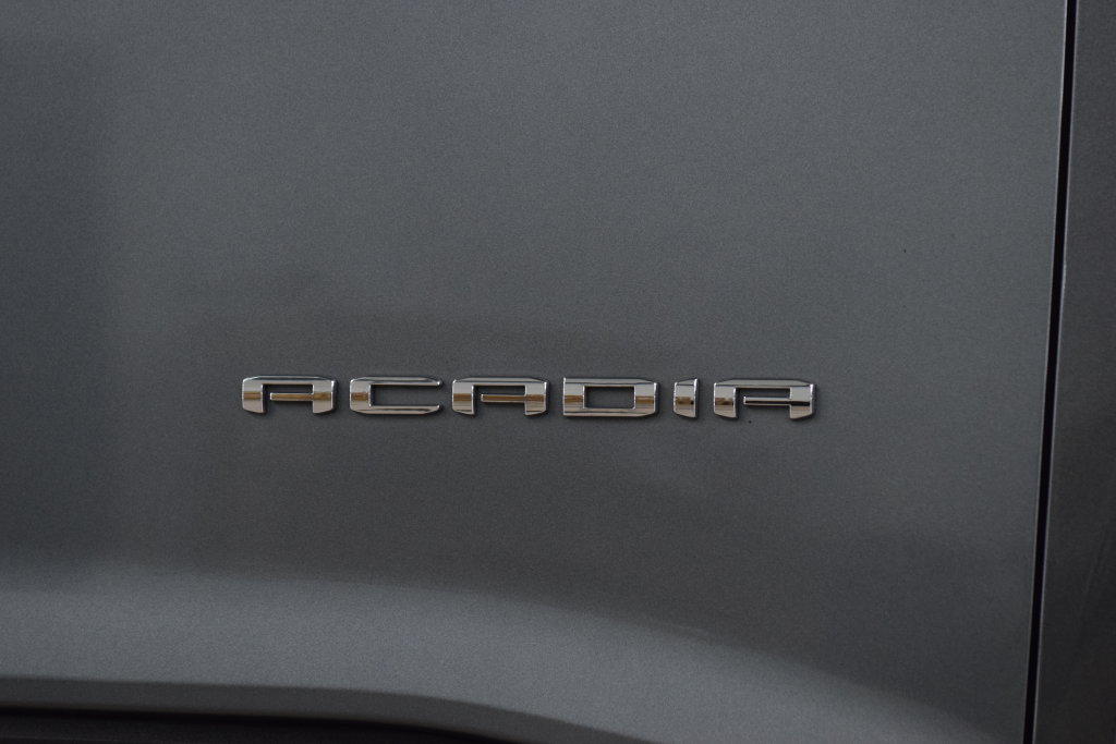 Used 2020 GMC Acadia SLT FWD image 16