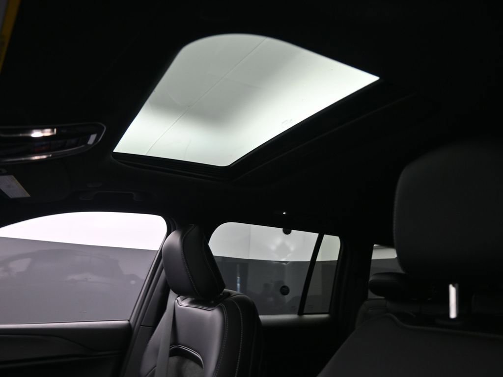 New 2025 Jeep Grand Cherokee Altitude image 10