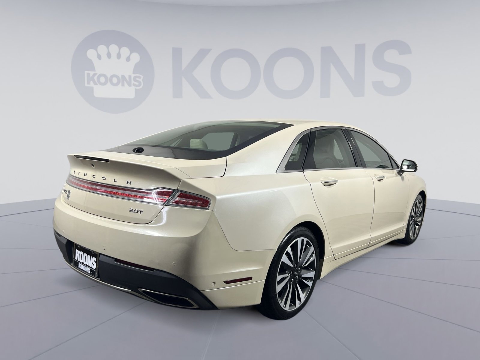 Used 2018 Lincoln MKZ Reserve w/ Technology Package FWD image 11