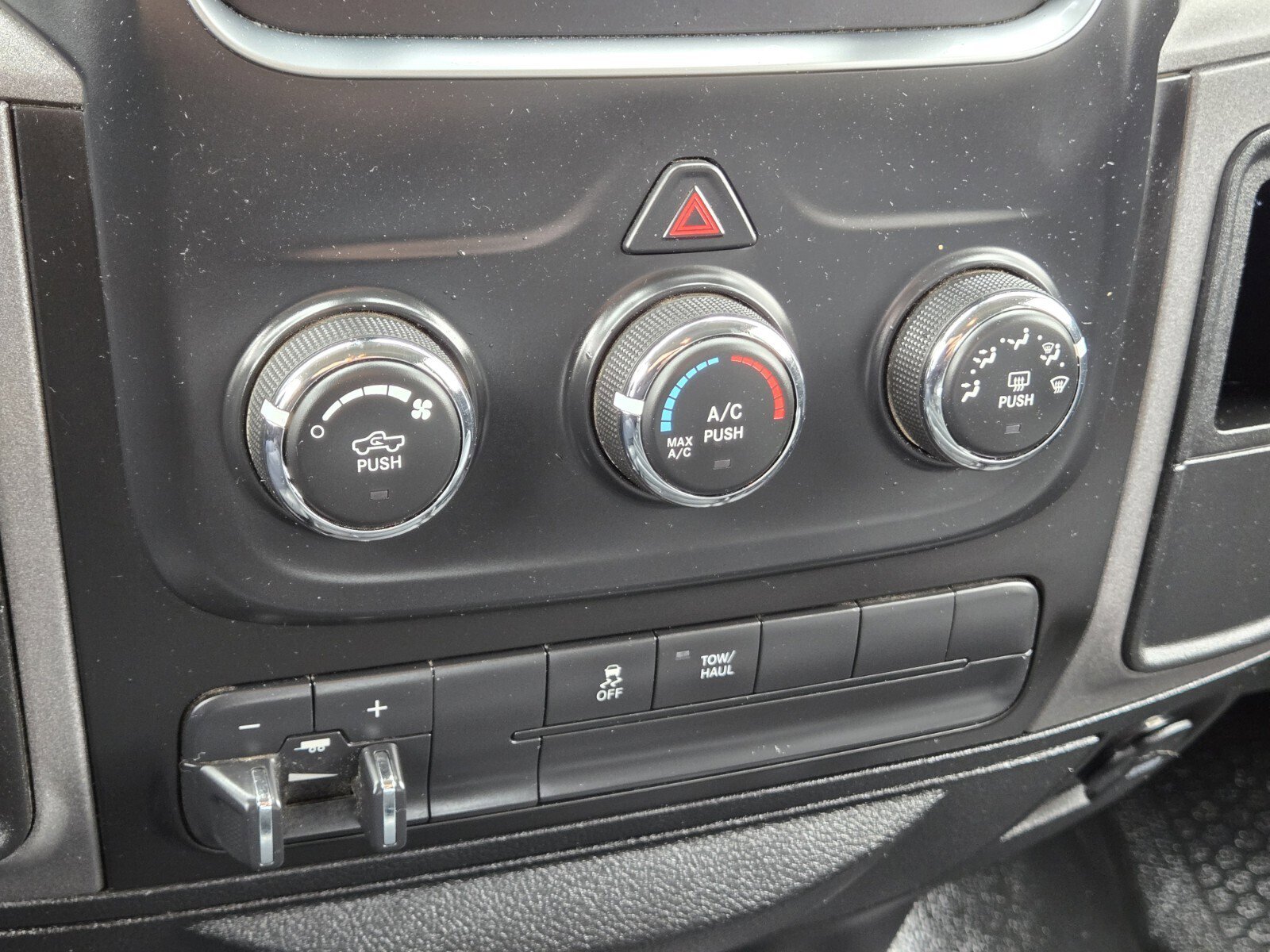 Used 2018 RAM 3500 Tradesman image 19