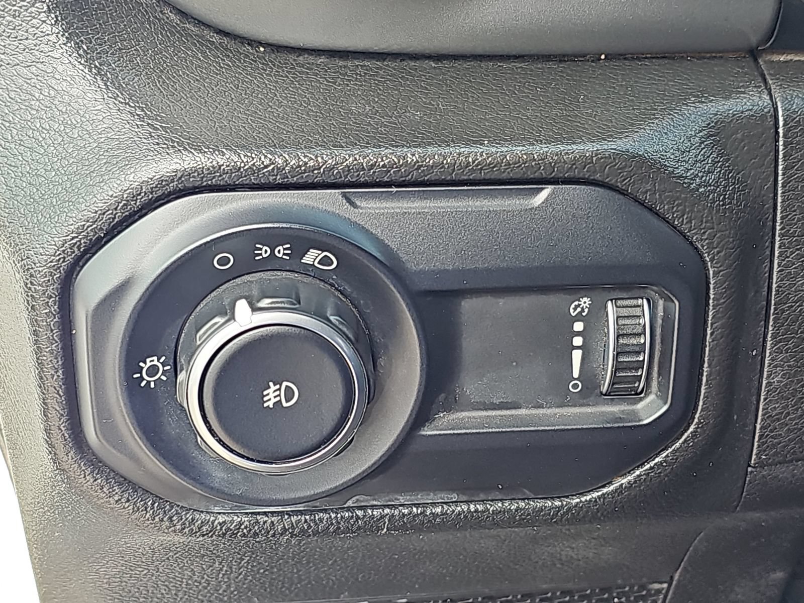 Used 2023 Jeep Wrangler Unlimited Sport AWD/4WD image 30