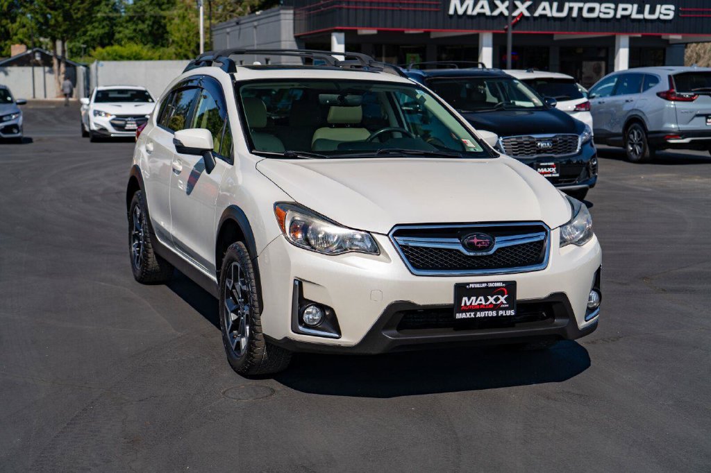 Used 2017 Subaru Crosstrek 2.0i Limited AWD/4WD image 2