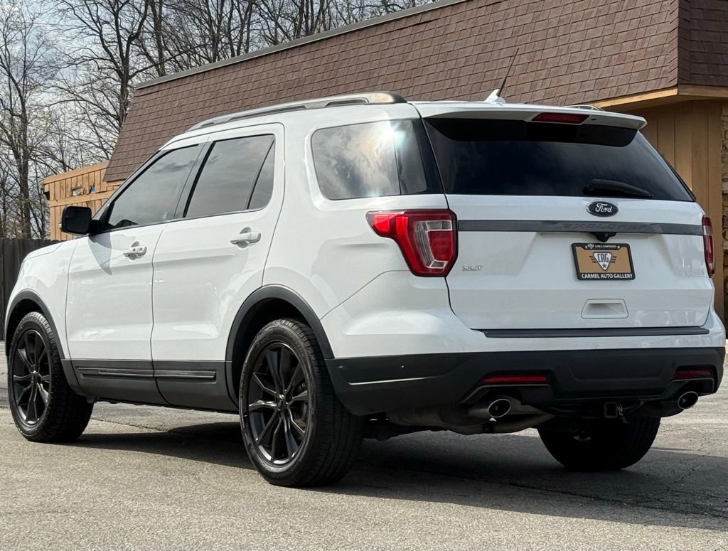 Used 2018 Ford Explorer XLT w/ Equipment Group 202A image 3