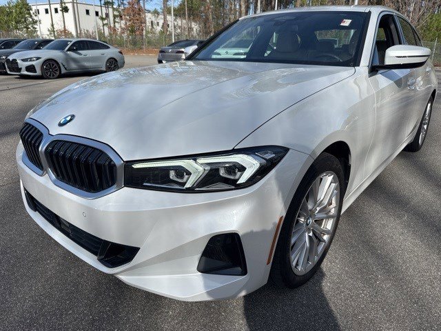 Used 2024 BMW 330i Sedan image 2