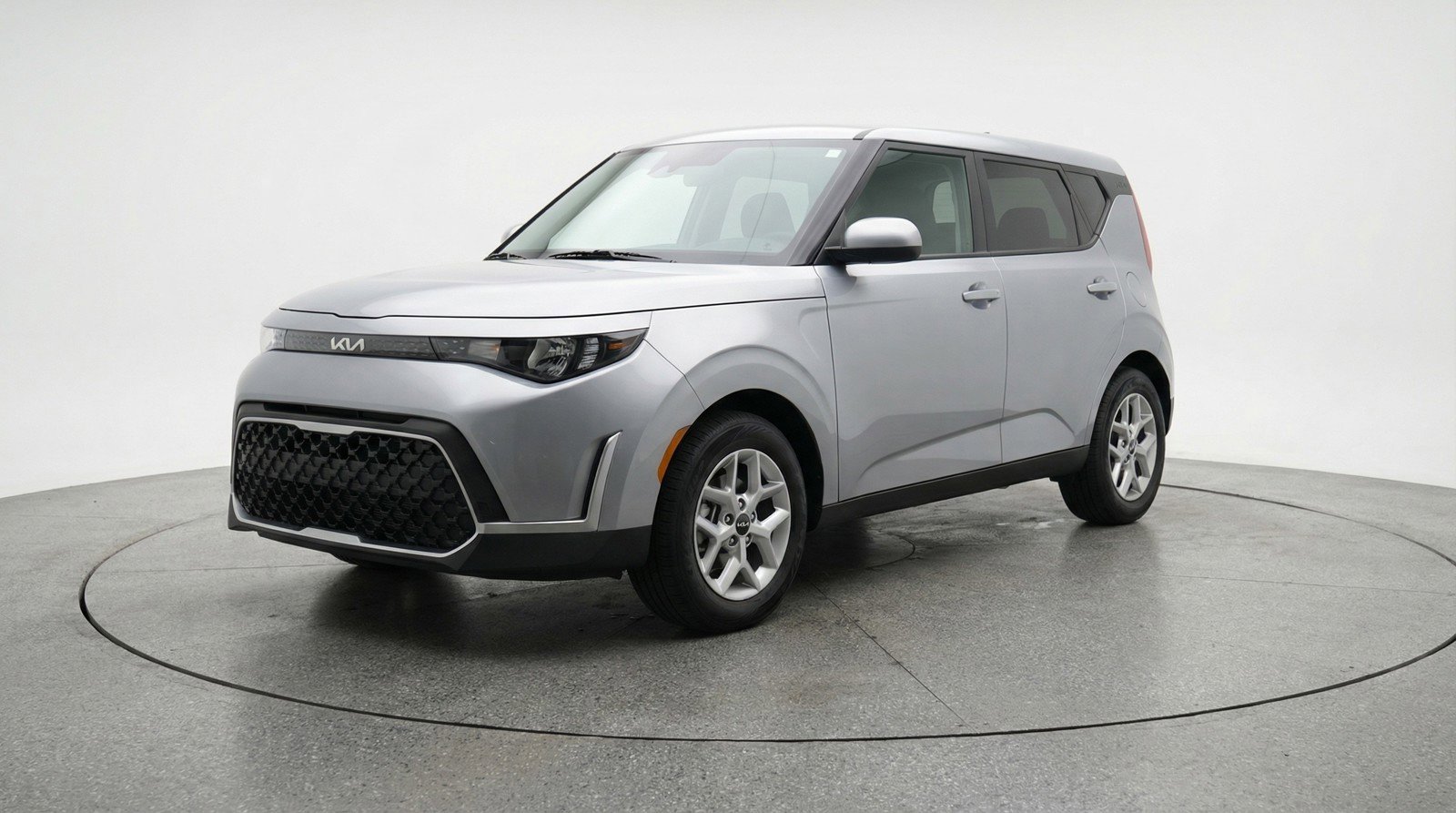 Used 2025 Kia Soul LX w/ LX Technology Package image 3