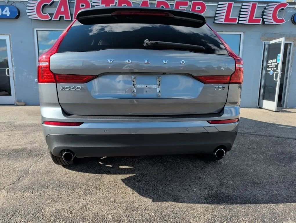 Used 2021 Volvo XC60 T5 Momentum image 42