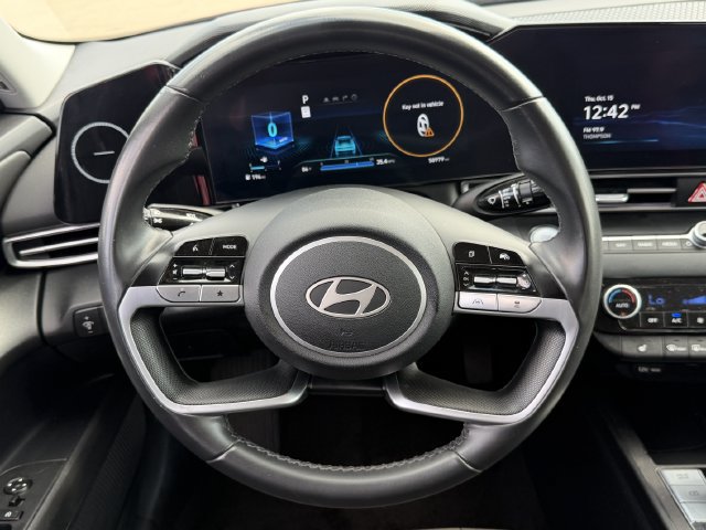 Used 2025 Hyundai Elantra SEL FWD image 11