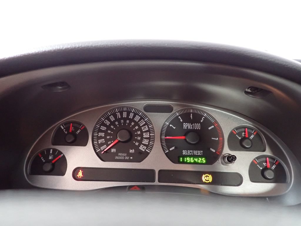 Used 2003 Ford Mustang Mach 1 RWD image 20