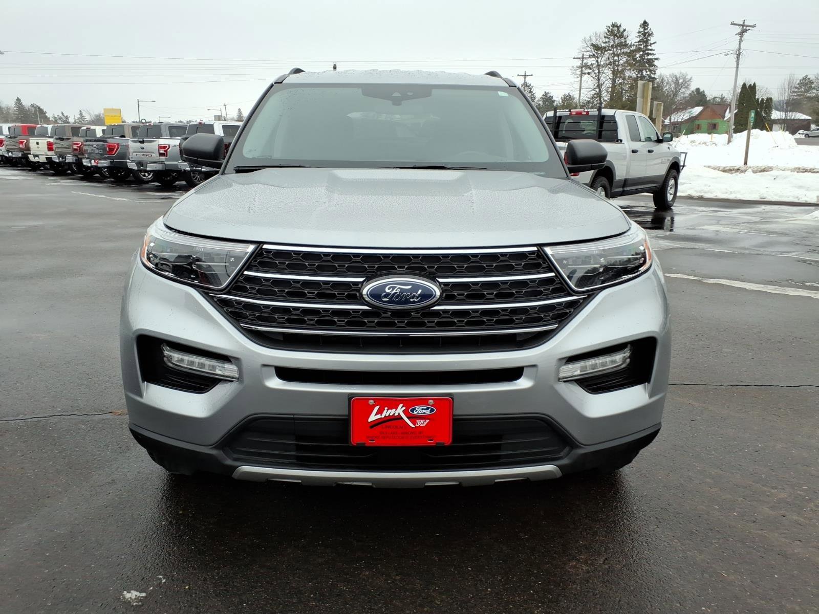 Used 2023 Ford Explorer XLT w/ Equipment Group 202A image 9
