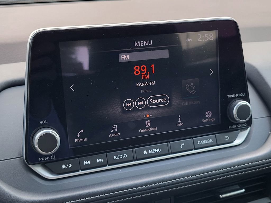 Used 2023 Nissan Rogue SV image 15