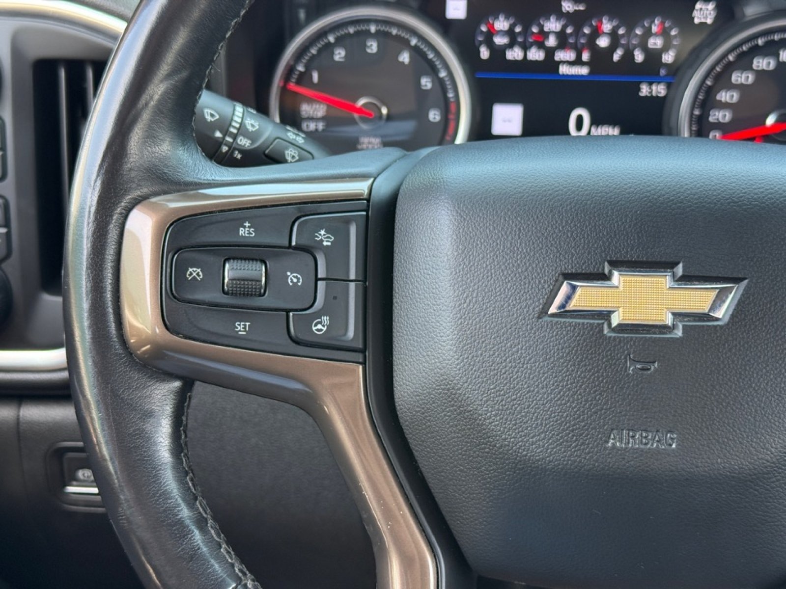 Used 2019 Chevrolet Silverado 1500 High Country w/ Technology Package AWD/4WD image 21