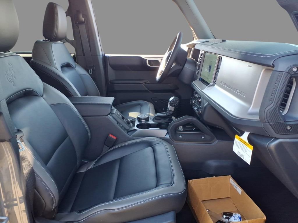 New 2025 Ford Bronco Outer Banks w/ Sasquatch Package image 13
