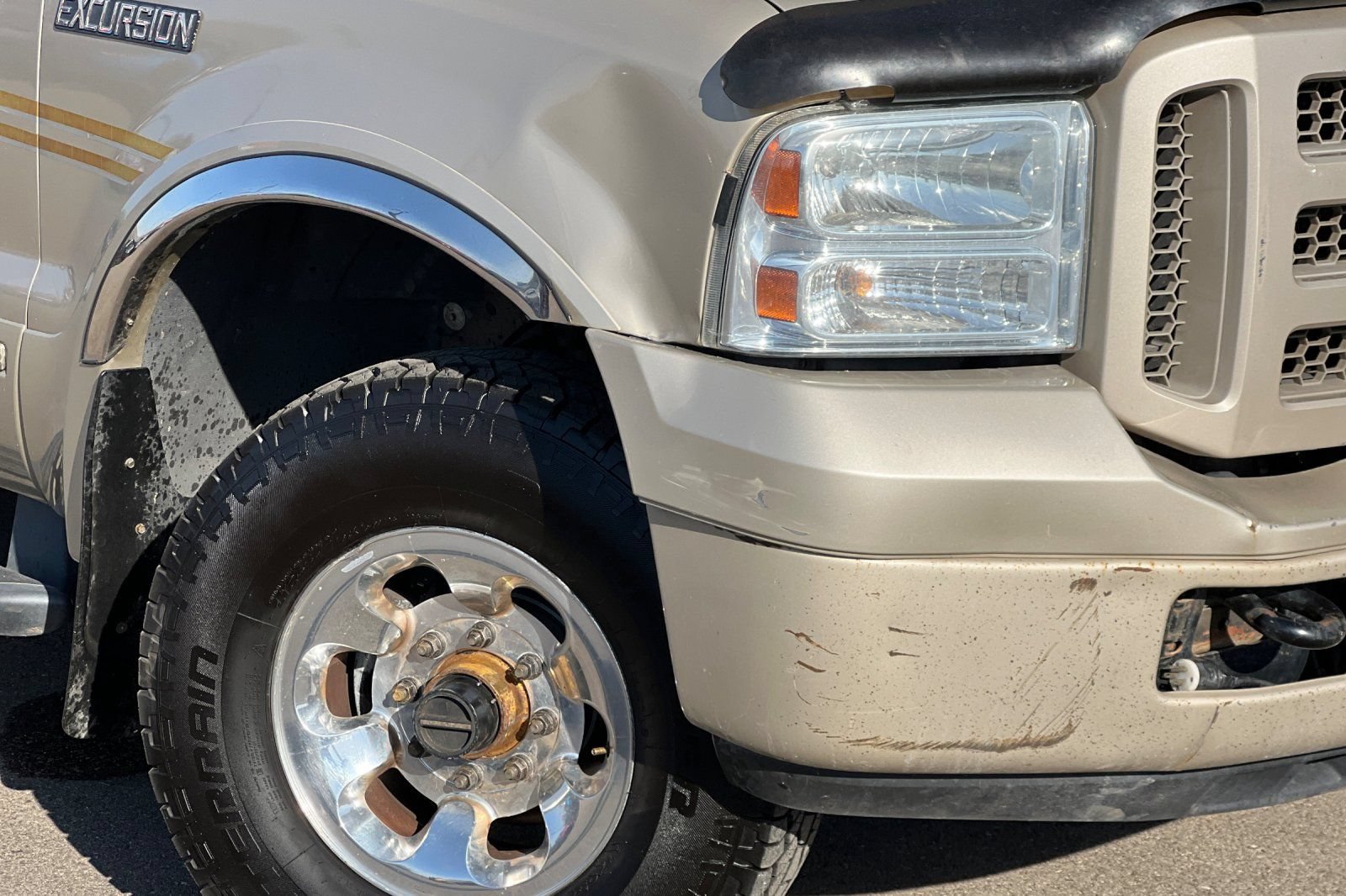 Used 2005 Ford Excursion Limited AWD/4WD image 29