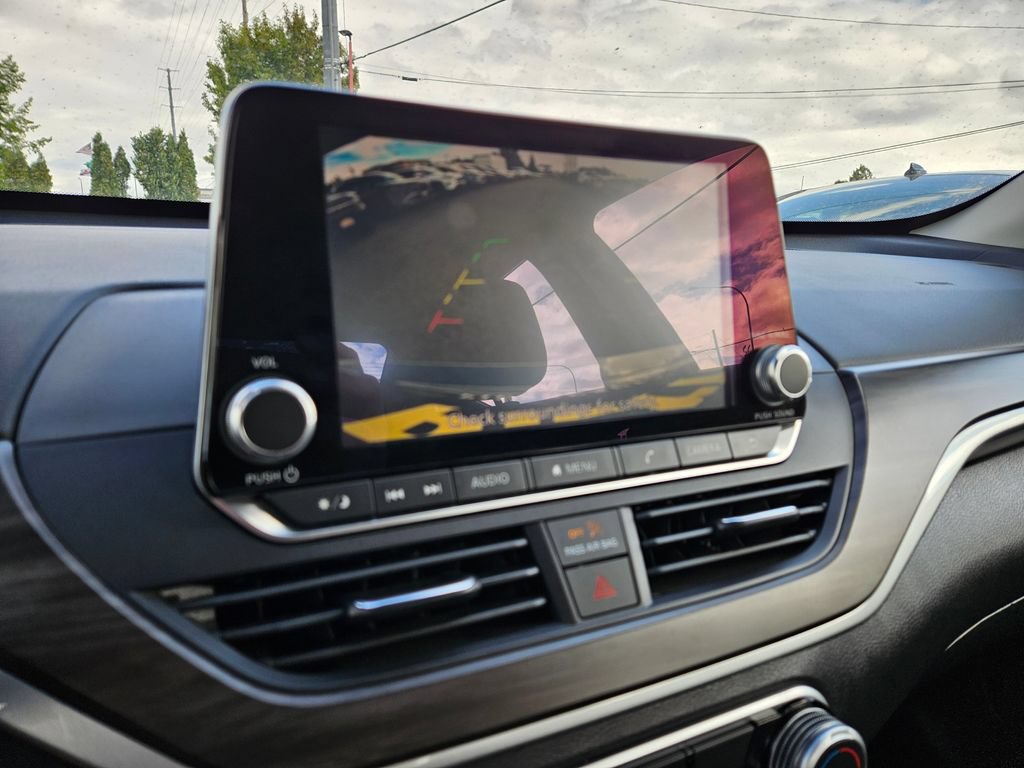 Used 2024 Nissan Altima 2.5 SV FWD image 27