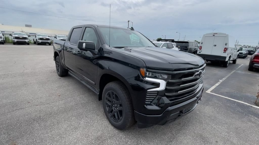 New 2026 Chevrolet Silverado 1500 High Country w/ Midnight Edition AWD/4WD image 4