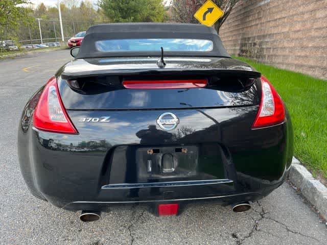 Used 2014 Nissan 370Z Touring w/ Sport Package RWD image 5