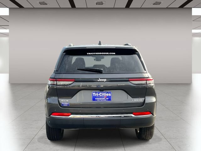 Used 2025 Jeep Grand Cherokee Laredo X AWD/4WD image 4