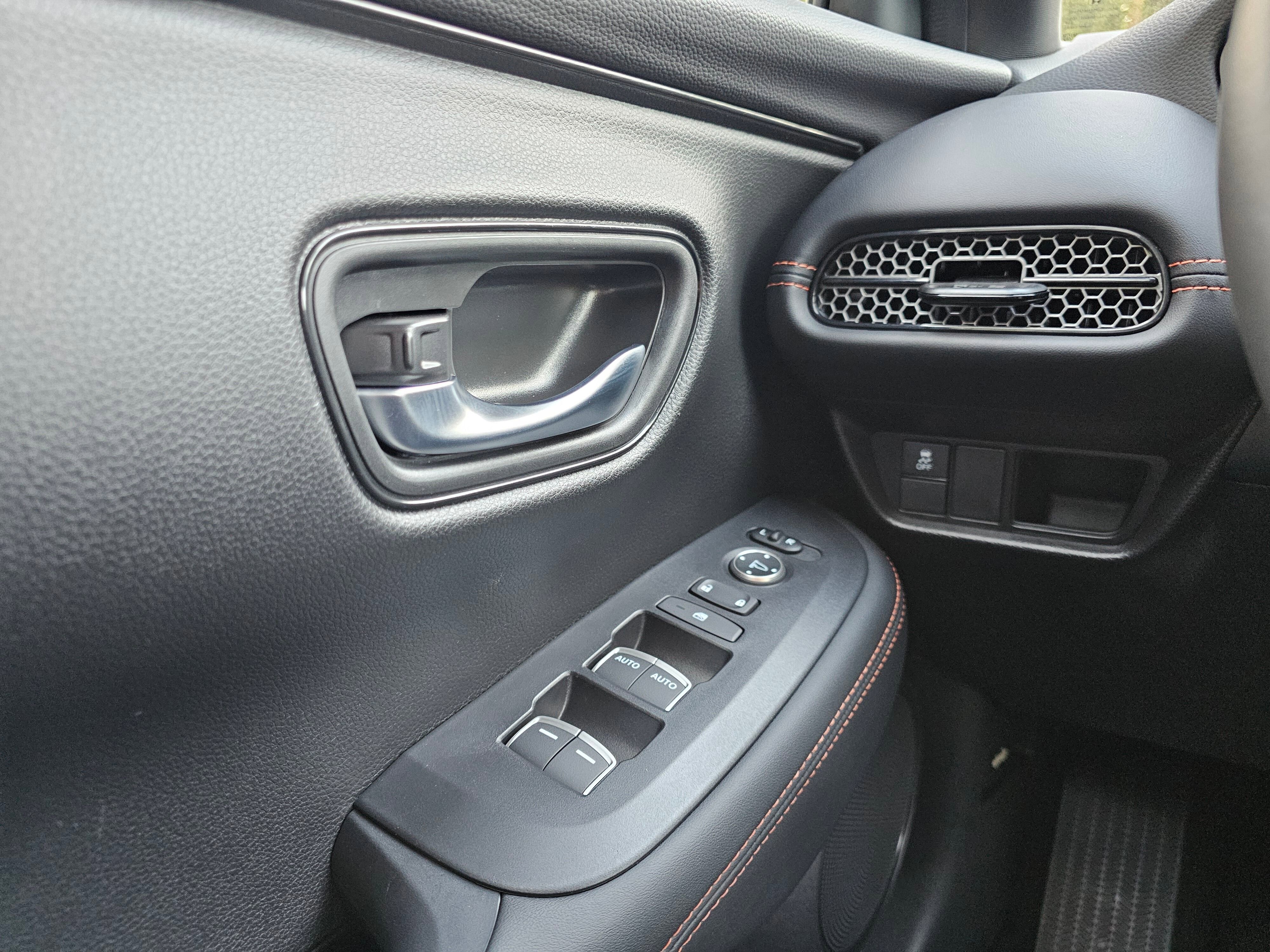 Certified 2025 Honda HR-V Sport image 30
