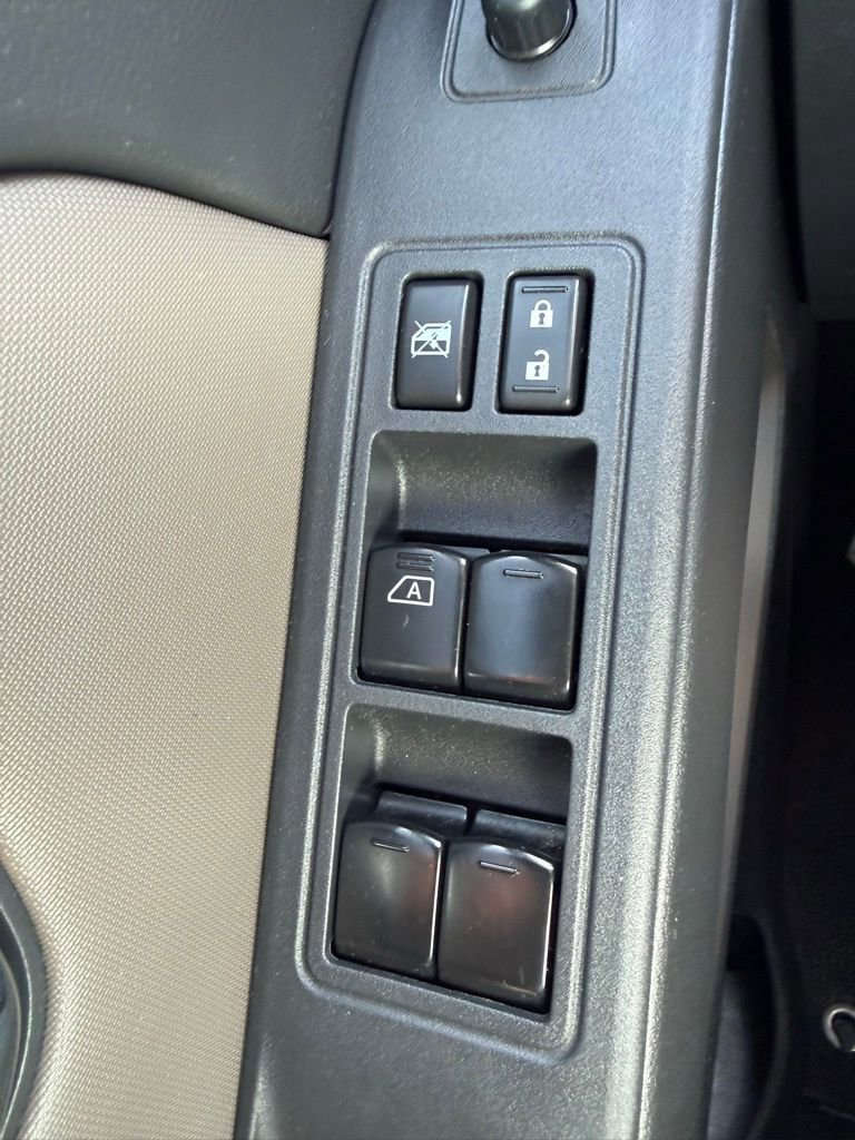 Used 2022 Nissan Frontier SV image 25