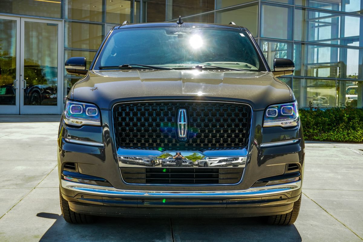 Used 2023 Lincoln Navigator L Black Label AWD/4WD image 7