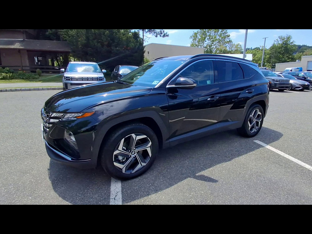 Certified 2024 Hyundai Tucson Limited AWD/4WD image 4