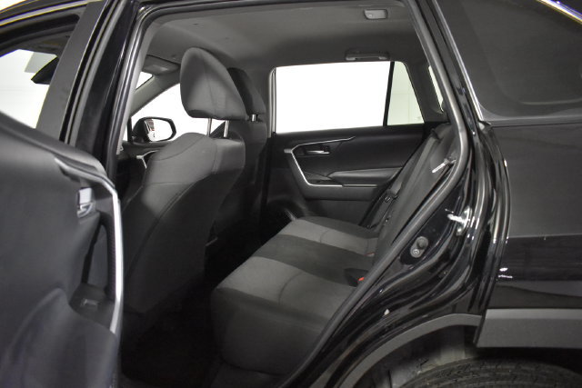 Used 2025 Toyota RAV4 XLE FWD image 28
