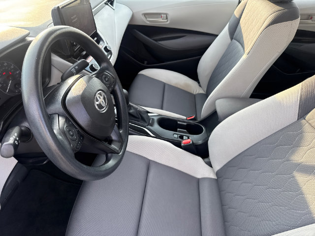 Used 2025 Toyota Corolla LE FWD image 18