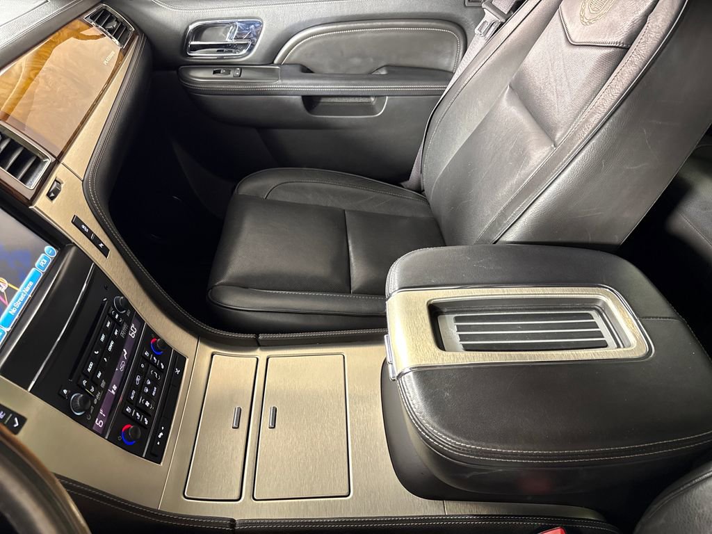 Used 2012 Cadillac Escalade Platinum AWD/4WD image 19