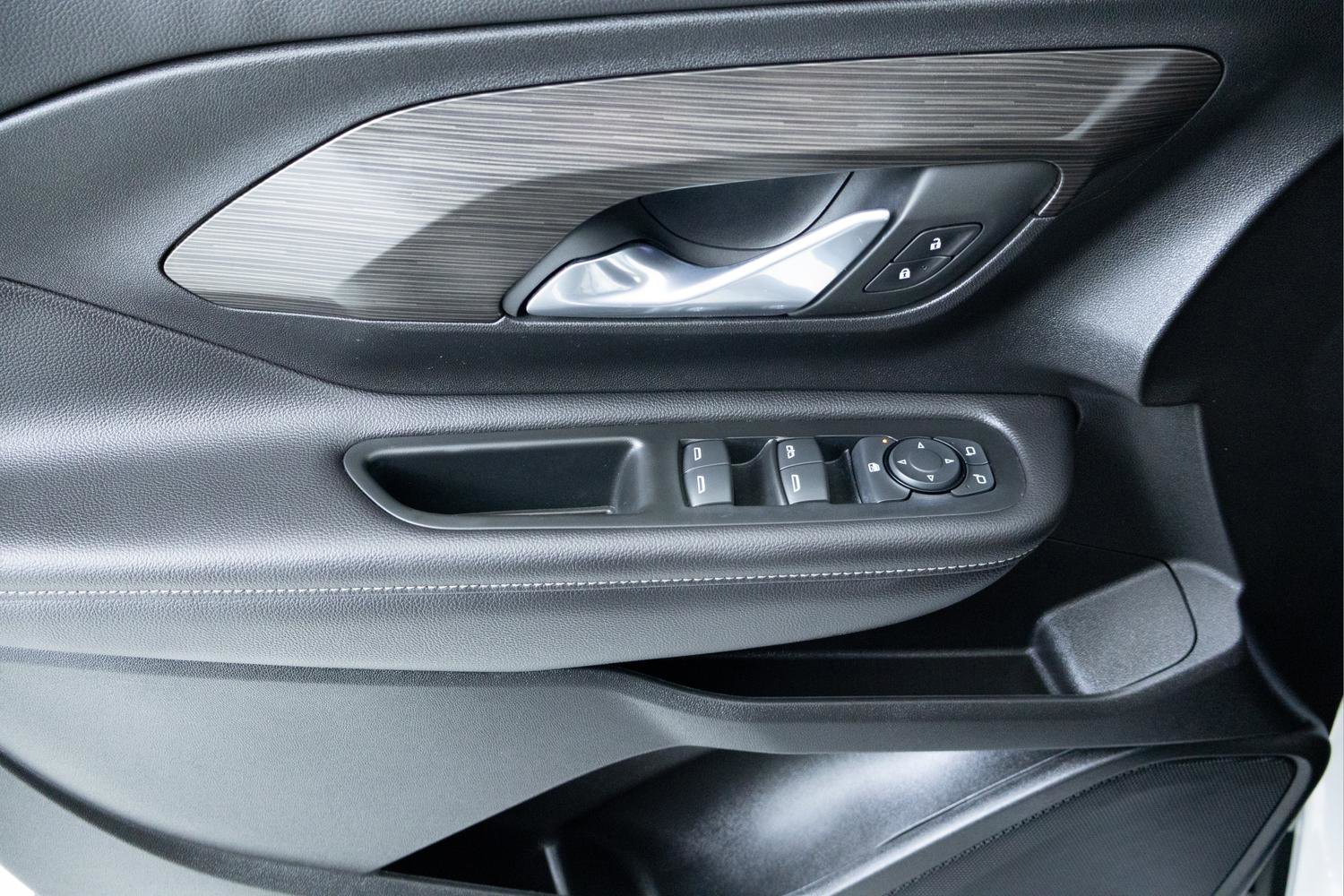 Used 2022 GMC Terrain SLE w/ Driver Convenience Package image 23