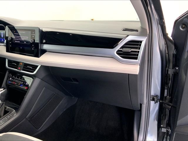 Certified 2025 Volkswagen Taos SE w/ Panoramic Sunroof Package AWD/4WD image 16