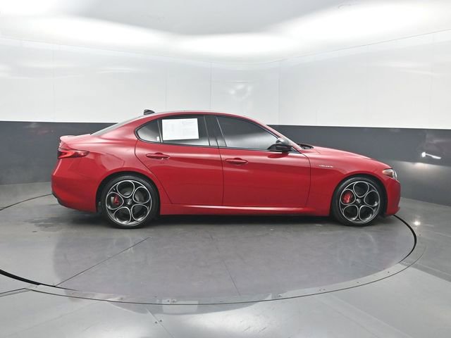 Used 2023 Alfa Romeo Giulia Veloce RWD image 33