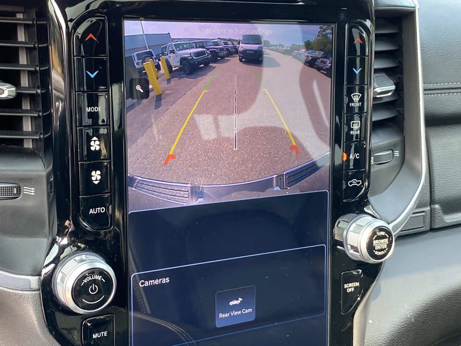 Used 2023 RAM 1500 Laramie AWD/4WD image 17