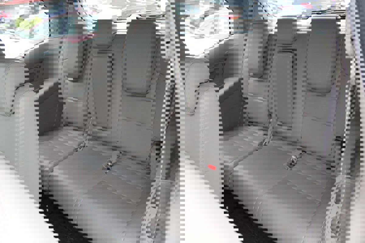 Used 2015 Honda Odyssey Touring Elite image 24