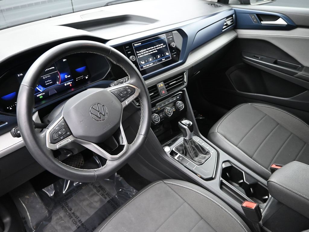 Used 2024 Volkswagen Taos SE image 18
