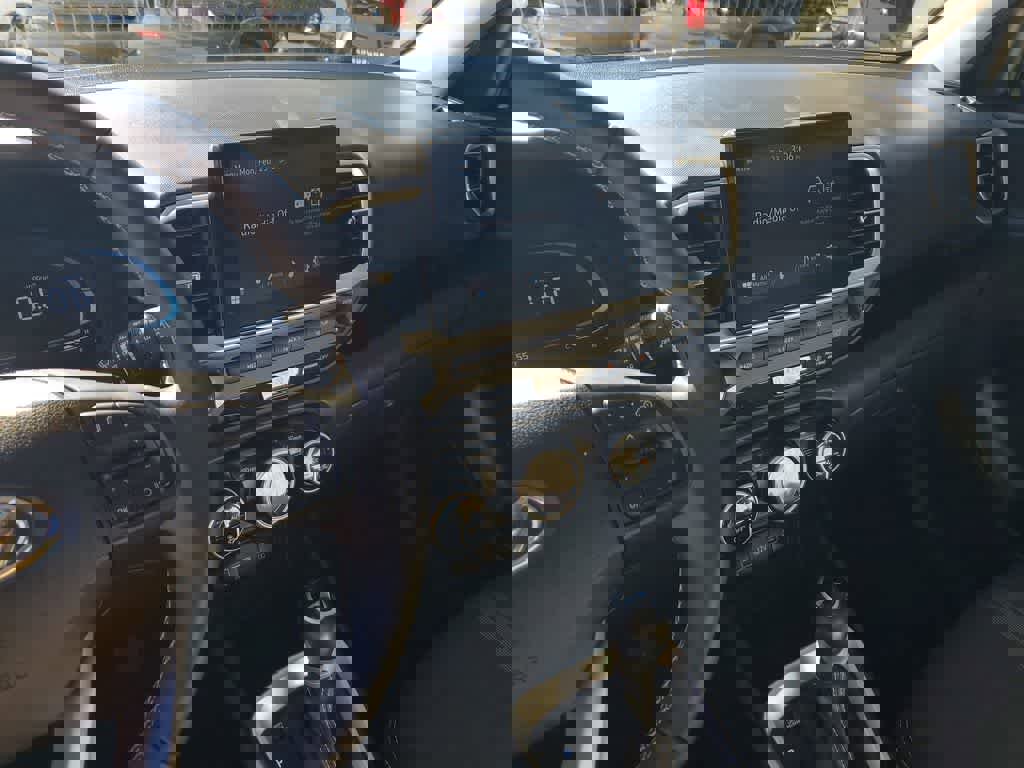 Used 2024 Hyundai Venue SEL image 30