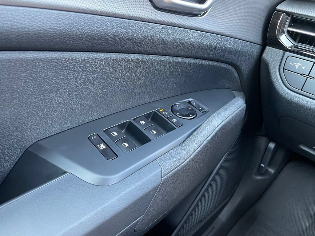 New 2026 Kia Sportage LX w/ LX Convenience Package FWD image 12