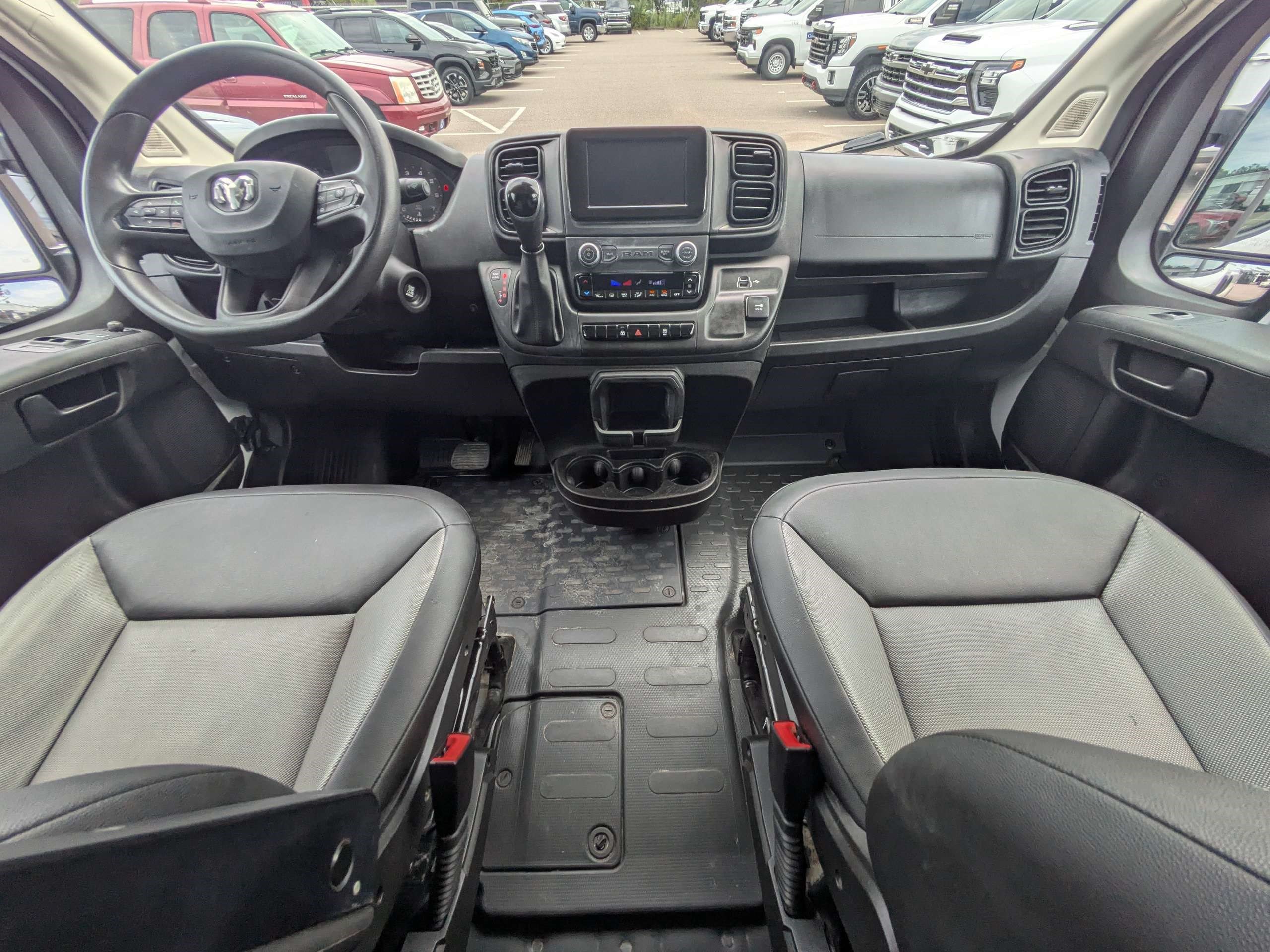 Used 2025 RAM ProMaster 2500 w/ Convenience Group FWD image 15