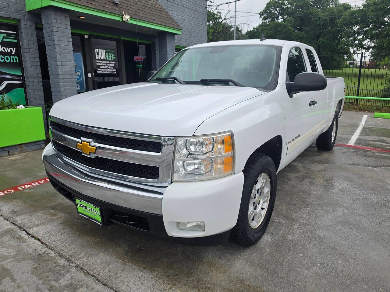 Used 2008 Chevrolet Silverado 1500 LT w/ Power Pack Plus AWD/4WD image 3